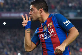 Un real madrid en busca de una victoria balsámica visita este sábado 24 de octubre a un fc barcelona, que quiere certificar su senda ascendente, en el primer clásico liguero de la temporada 2020/2021, por primera vez sin canales que transmiten el clásico fc barcelona vs. Football Luis Suarez Agrees New Barcelona Contract To 2021 Football News Top Stories The Straits Times