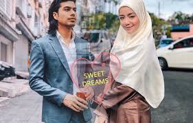 Nur amirah filzah badioezaman (lahir 2 april 1993) merupakan seorang pelakon, pengacara, model dan usahawan wanita malaysia. Sinopsis Sweet Dreams Mira Filzah Ben Amir Hiburan