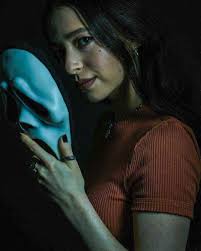 🔪 Mikey Madison steals the spotlight—again. These Scream (2022) shots  capture Amber Freeman's unsettling intensity, but Mikey's brilliance goes  beyond Woodsboro. Her performance in Anora is nothing short of  extraordinary—chaotic, emotional, and