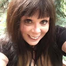 Carrie Kahn (@CKCinephile)