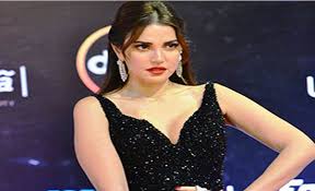 دره‌ها یا u شکل یا v شکل و یا ترکیبی از این دو هستند. Ø¯Ø±Ø© Ø¨ÙØ³ØªØ§Ù† Ø¬Ø±ÙŠØ¡ Ù…ÙƒØ´ÙˆÙ Ø§Ù„ØµØ¯Ø± ÙÙŠ Ø¬Ù„Ø³Ø© ØªØµÙˆÙŠØ± Ø¬Ø¯ÙŠØ¯Ø© Ø§Ù„Ù…Ø¯ÙŠÙ†Ø© Ù†ÙŠÙˆØ²