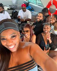 Meka Taylor's Instagram, Twitter & Facebook