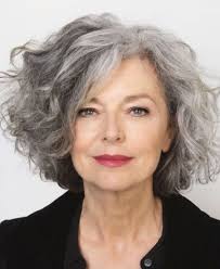 Coiffure femme mi long dégradé avec frange. Cheveux Gris Blancs 12 Coiffures Et Coupes De Cheveux Taaora Blog Mode Tendances Looks