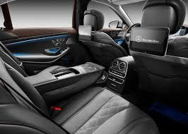 Innen kann man aus sieben farben die beleuchtung wählen. Mercedes Benz S Klasse 2017 Weltpremiere In Shanghai Meinauto De