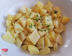 Le patate sono senza dubbio uno degli alimenti più utilizzati in cucina: Ricetta Delle Patate Lesse Al Microonde Pronte In 10