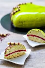 Entremet Mousse De Pistache Insert Framboise Et Biscuit Dacquoise Les Delices De Marina Recettes De Cuisine Insert Framboise Cuisine Et Boissons