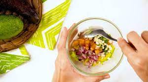 Avocado juga mudah dicerna dan berguna untuk fungsi organ tubuh dengan baik. 5 Cara Untuk Memakan Alpukat Wikihow