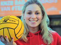 Laura Aarts wil weer de beste waterpolokeepster van de wereld worden