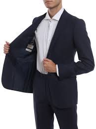 Scopri quali sono i modelli di abbigliamento più di tendenza e le nuove collezioni. Emporio Armani Abito Blu Navy In Lana Completi Da Cerimonia Zcvmebzc261922