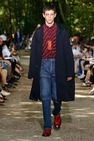 Kristen Stewart En Balenciaga Balenciaga Printemps Defile Mode Et Balenciaga