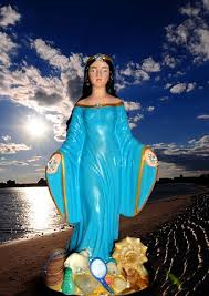 Yemanja (yemoja/yemaya) was a woman of great beauty. File Iemanja Yemanja Rainha Do Mar Jpg Wikimedia Commons