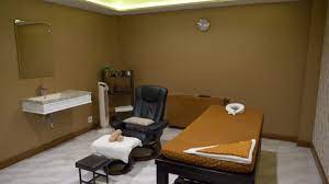 Premium stock video - The private thai vip massage room with bathtub