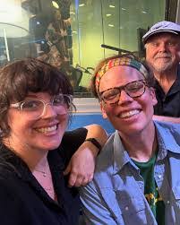 Sarah Bennington's Instagram, Twitter & Facebook