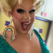 Nina West