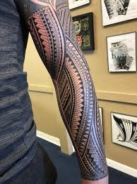Polynesian chest and sleeve tattoo. Samoan Tatau Polinezya Dovme Tasarimlari Inspiration Tattoos Bacak Dovmeleri