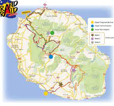 En 2002, c'est un coureur français et un néerlandais qui les organisateurs offrent d'ailleurs à chaque personne qui franchit la ligne d'arrivée, un maillot avec écrit : Auvergne Rhone Alpes Ils Partent Courir La Diagonale Des Fous
