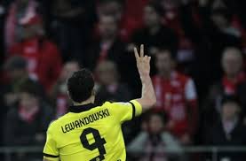 Minute) und thomas müller (49.) sorgten vor 25 000 zuschauern für den verdienten sieg der gäste und den. Transfer Von Dortmund Nach Bayern Robert Lewandowski Will Einen Stilvollen Abgang Fussball Stuttgarter Zeitung