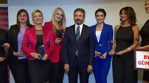 12.846 views3 years ago söylemezsem olmaz. Gumus Kariyer Odulleri Nden 3 U Trt Spikerlerine Verildi Son Dakika Haberleri