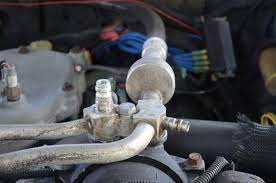Freon (which is really just a particular brand of refrigerant) lasts forever. How To Recharge Your Car S Air Conditioning In 15 Minutes Hgtv