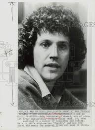 Press Photo Actor John Rubinstein, star in ABC's mini-series "Family"