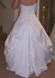 How To Bustle Your Wedding Gown Party Dress Express It All Wedding Gown Bustle Wedding Dress Bustle Wedding Dress Train Bustle