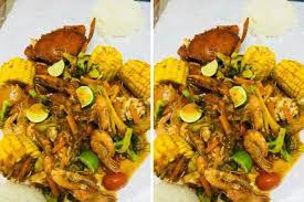 Kukus seafood supaya manis tidak hilang. Jom Buat Shellout Bajet Homemade Raikan Insan Tersayang