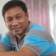 Cherry Pie Picache and John Estrada are all smiles as they enter the  #5BAARPremiere red carpet 🤩 #FiveBreakupsAndARomance