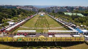 Mediante convite estarão presentes na feira do livro algumas editoras como a azorina, publiçor/letras lavadas, lidel, grupo leya, bertrand, editorial presença, gradiva. A Feira Do Livro De Lisboa Vai Realizar Se Em Agosto E Setembro Lisboa Secreta