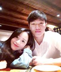 Lương xuân trường sinh ra trong một gia đình có 2 người con trong đó anh là con út trên anh còn có một người chị gái. LÆ°Æ¡ng Xuan TrÆ°á»ng Chuáº©n Bá»‹ CÆ°á»›i Vá»£