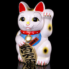 Инекобанк уверенно продвигается в лидеры. Giant Cat Piggy Bank Manekineko Left Paw