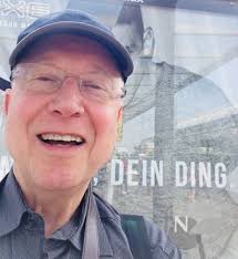 Horst Erbelding holt sich stilsicher den Stadträtsel-Gewinn