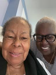 Sharon Robinson (@sharonarobinson)