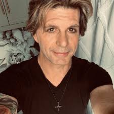 Evening all Perry Fam !!!!! Best Line Up EVER !!!!!! With Gregg !!!!!!❤️  And a very arrogant Steve ......😍❤️‍🔥🔥🔥🔥