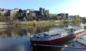 Peniche Sur Maine Chateau D Angers Photo Mnc