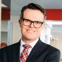 Lisa Shingleton's Instagram, Twitter & Facebook