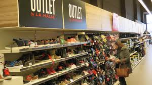 Les soldes d'hiver la halle étaient déjà bien lancés et ils continuent donc en force avec des chaussures, vêtements, lingerie et accessoires jusqu'à 70% moins chères ! Emploi La Halle Aux Chaussures Saint Martinoise Sauve Sa Peau