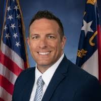 Kelly Cribb's Instagram, Twitter & Facebook