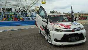 Gambar Mobil Lamborghini Modif Penampakan Modifikasi Daihatsu Xenia Yang Mirip Lamborghini Download Lamborghi Mobil Mobil Modifikasi Lamborghini Gallardo