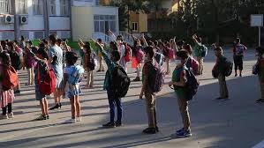 17 mayıs'a birkaç gün kala öğretmenlerin aşılanması sürecini gündeme getiren açıklama yapıldı. Beklenen Aciklama Bayramdan Sonra Okullar Acilacak Mi 17 Mayis Ta Yuz Yuze Egitim Baslayacak Mi Sinavlar