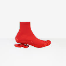 From balenciaga sneakers to balenciaga ankle boots, there is just no comparison. Balenciaga Vibram Collaborate On Sneakers With Five Toes Wwd