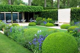 Amenagement De Jardin Et Terrasse Moderne En 42 Photos Amenagement Jardin Idee Amenagement Jardin Jardins