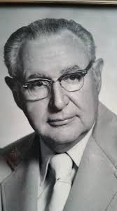 I don't know if anyone knows him I'm try to look for color pictures of my  father Charles frank Pete trombley