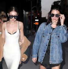 Emily ratajkowski doesn't need to be at a major event to turn heads! Stylists Behind Supermodels Off Duty Looks Gigi And Bella Hadid Kendall Jenner Emily Ratajkowski And More Vogue