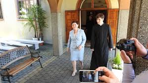 W piśmie skierowanym do mediów za pośrednictwem. Syn Beaty Szydlo Nie Jest Juz Ksiedzem Zniknal Z Listy Duchownych Diecezji