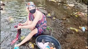 Memekku dientot sama orang asing di sungai umum | xHamster