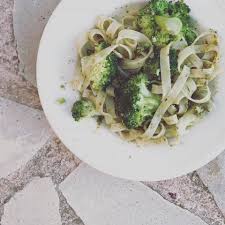 A stir fry of tofu, noodles, and veggies. How To Eat The Alkaline Way Alkaline Diet Tips Roberta King