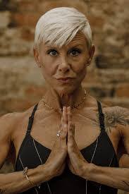 Amanda Bushey's Instagram, Twitter & Facebook