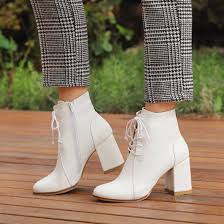 Asuka Beyaz Kroko Desenli Kalin Topuklu Bot White Boot Heels Topuklular Kadin Bot Modelleri Topuklu Ayakkabilar