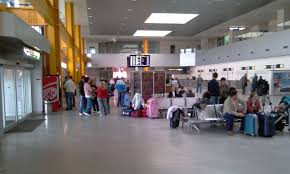 Transportatorul româniei deţine una dintre cele mai tinere flote din europa, alcătuită din 24 de aeronave, şi este membru al asociaţiei internaţionale a transportatorilor aerieni (iata) din 1993 şi al asociaţiei companiilor aeriene europene din 2000. Cluj Napoca Bari Festivaldeigiovanipalazzolo It