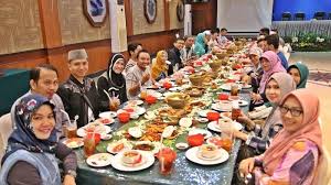 Namun, jangan sampai lupa, promo ini dimulai dari tanggal 12 april sampai 13 mei 2021. Mau Rasakan Sensasi Bukber Di Atas Daun Datang Ke Hotel Roditha Banjarmasin Banjarmasin Post